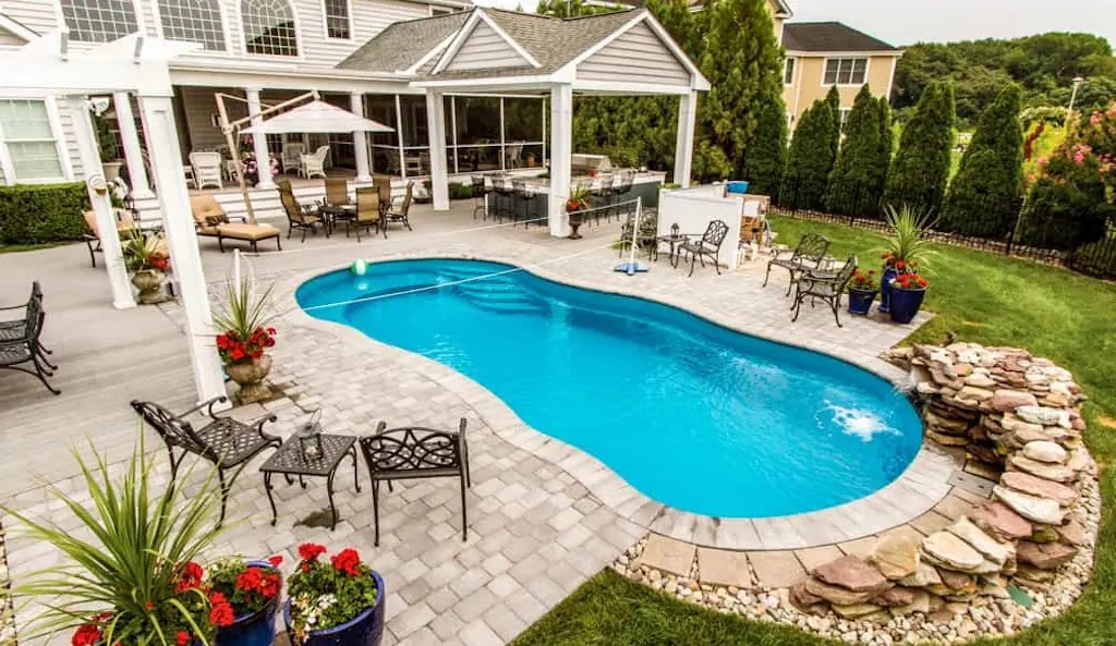 outdoor-living Leisure Pools Sassella offers swimming pool maintenance and servicing in Wangi Wangi, Central Coast North