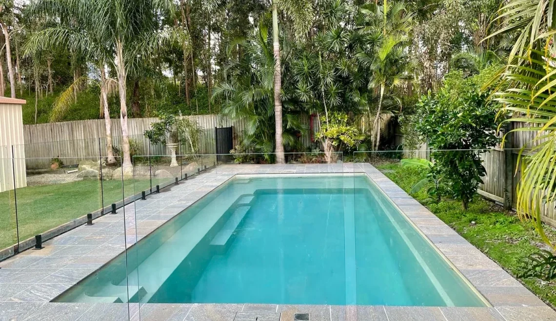Leisure Pools Reflection with Splash Deck Diamond Sand