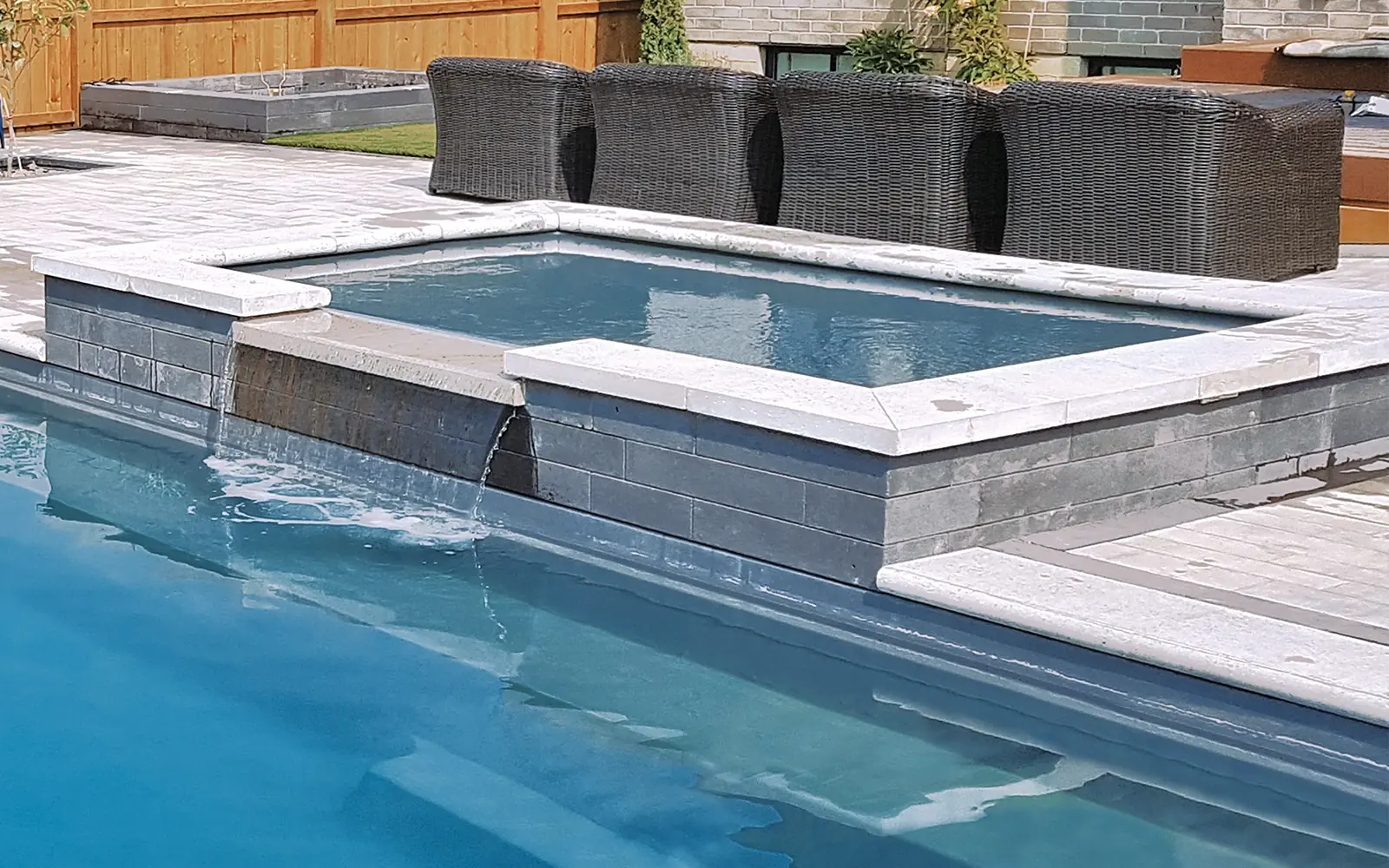 The Inlet Splash Deck with Single Spillover. fibreglass pool model